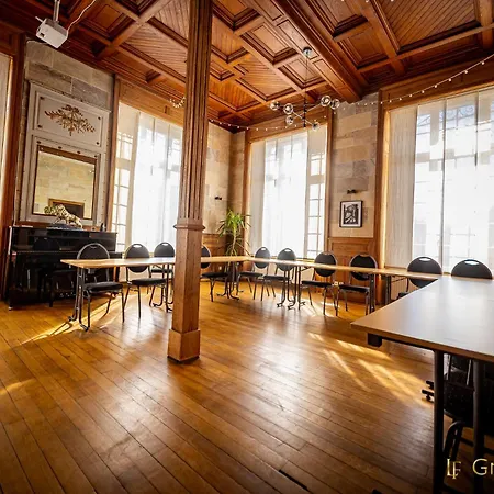 Logis Des Fontaines 아파트